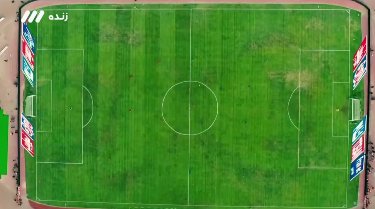 عکس| وضعیت عجیب چمن ورزشگاه اراک/ شبیه همه چیز غیر از دایره!