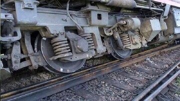 اطلاعیه مهم راه‌آهن درباره خروج قطار میانه - تهران از خط/ جزییات