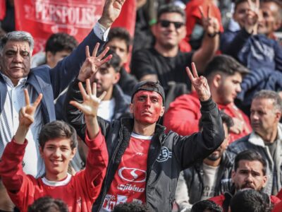 عکس| لوگو بوس پرسپولیس روی سکوها در دربی!