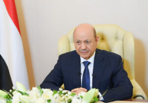 در یمن چه خبر است؟ / رشاد العلیمی، پس از سوزاندن اسناد کاخ ریاست جمهوری را ترک کرد؛ آیا عدن سقوط کرد؟