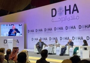 ظریف: ایران همچنان ایستاده و به ایستادگی ادامه خواهد داد/ امنیت ما وارداتی نیست