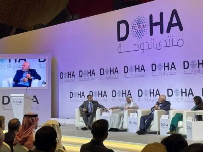 ظریف: ایران همچنان ایستاده و به ایستادگی ادامه خواهد داد/ امنیت ما وارداتی نیست