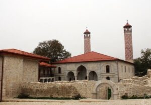 مسجد آشاقی گوهر آغا؛ نمونهای بینظیر از میراث تاریخی و معماری شوشا