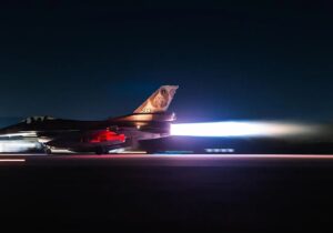 ادعای دیپلماتهای اروپایی: اسرائیل احتمالا سال ۲۰۲۶ به ایران حمله میکند / کارزاری شدید، کوتاه و بیفایده /ترامپ عجله ندارد و تهران هم تسلیم نخواهد شد