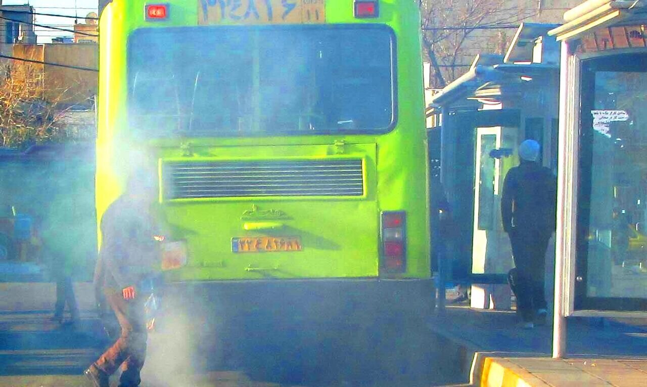 بنزین گران برای خودروهای پاک، ارزان برای آلاینده‌ها!/ «خودروهای فرسوده، موتور اصلی تولید آلاینده‌های تهران»