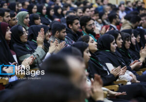 ببینید | بگو مگوی یک دانشجو با پزشکیان: : چهل و هفت سال در این مملکت…