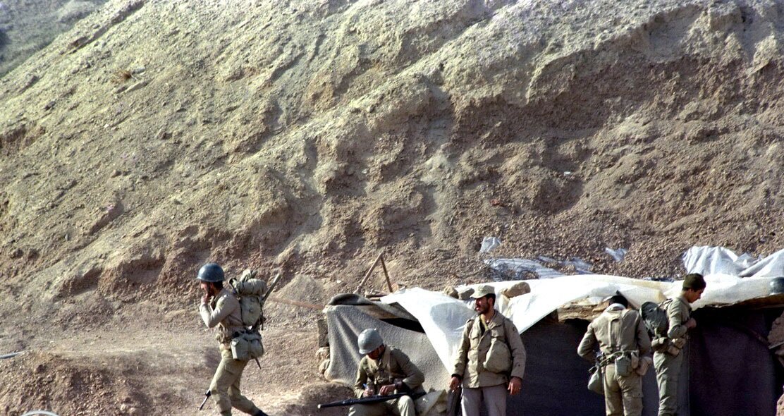 ارتشی که شنیده نشد؛ تضعیف ساختاری و نادیده گرفتن هشدارهای حمله عراق