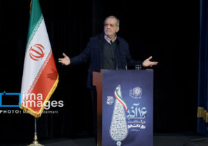 نظرات کاربران درباره دستور پزشکیان برای سیاه کردن خط های سفید/ یا همه یا هیچ!