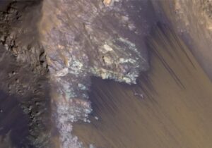 مریخ هم منطقه ممنوعه دارد؟ / دانشمندان هشدار دادند نزدیک نشوید