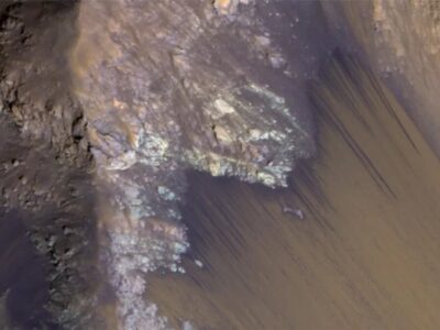 مریخ هم منطقه ممنوعه دارد؟ / دانشمندان هشدار دادند نزدیک نشوید