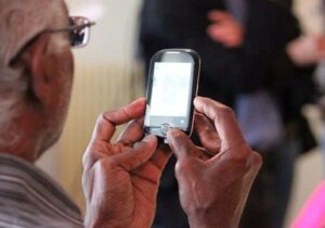 راهنمای نجات سالمندان از کلاهبرداریهای تلفنی