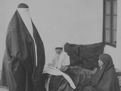 تنها زنی که دندان عاریه گذاشت، چون دهانش را نامحرم دیده بود انگشتنما شد