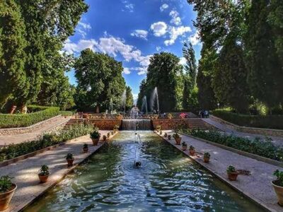 بهسازی آب نماها و کانالهای آبرسانی باغ شاهزاده ماهان