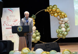 رئیس دانشگاهی که دانشجویان را از اتاقش بیرون کرده بود عزل کردیم/ ضرورت احیای فضای نقد