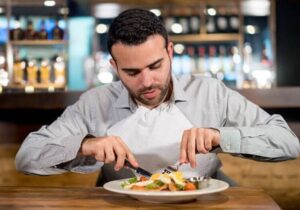 چهار ستون آداب غذایی در اسلام: سلامت جسم، روح و اخلاق در یک لقمه