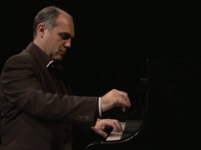 عاشق باران‌های رشت و رِن/ بردیا صدرنوری دو قطعه تازه منتشر کرد