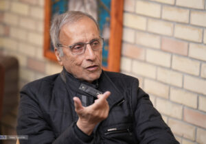 هادی خانیکی: جامعه ایران از گذشته بریده و نسبت به آینده بیمناک است