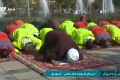 ببینید | اقامۀ نماز جماعت متفاوت شبکه سه از پاکبانان تهرانی