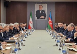 ابراز اطمینان عراقچی از نتایج رایزنی‌ها با مقامات باکو در گسترش روابط ایران و آذربایجان