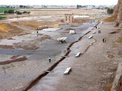 نقش‌رستم در محاصره فرونشست؛ آرامگاه‌های هخامنشی امن، اما کعبه زرتشت در خطر