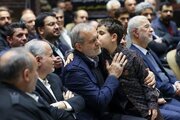 ببینید | حضور رئیس‌جمهور در مراسم ختم خانواده سقاب اصفهانی