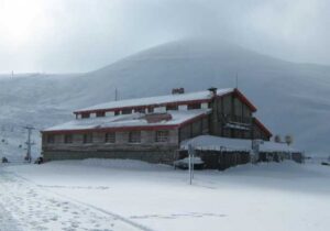 ببینید | بارش شدید برف در ایستگاه هفت توچال