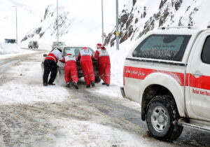 ببینید | لحظه نجات جان مرد ۴۵ ساله با راهنمایی اپراتور هلالاحمر