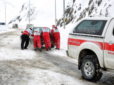 ببینید | لحظه نجات جان مرد ۴۵ ساله با راهنمایی اپراتور هلالاحمر