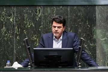 انتقاد نماینده اصفهان از عدم پاسخگویی وزارت نیرو/ اقناع مشروط یزدیان از پاسخ‌های وزیر نیرو/ فرصت ۶ ماهه برای اجرای برنامه ها