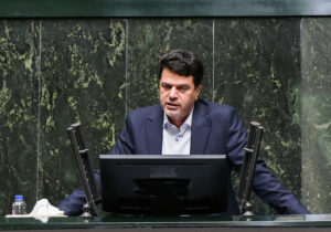 انتقاد نماینده اصفهان از عدم پاسخگویی وزارت نیرو/ اقناع مشروط یزدیان از پاسخهای وزیر نیرو/ فرصت ۶ ماهه برای اجرای برنامه ها