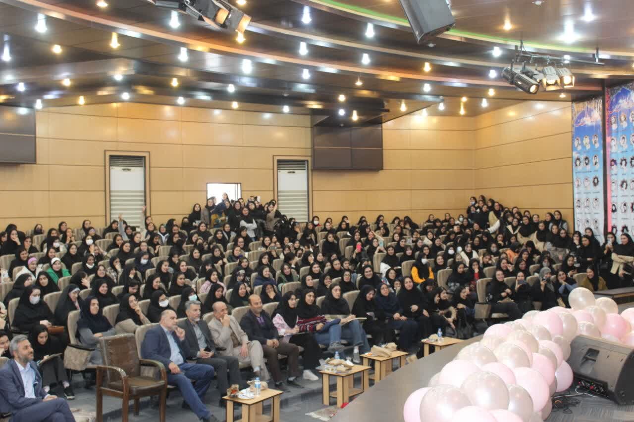 فرماندار سمنان در مراسم گرامیداشت ۱۶ آذر دانشگاه ملی مهارت سمنان: دانشجو قلب تپنده دانشگاه و موتور محرک توسعه کشور است فرماندار سمنان در مراسم گرامیداشت ۱۶ آذر دانشگاه ملی مهارت سمنان: دانشجو قلب تپنده دانشگاه و موتور محرک توسعه کشور است