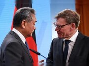 وزیر خارجه چین: ژاپن ارتش ما را تهدید می‌کند