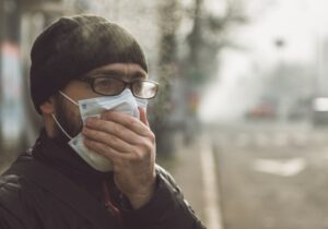 آلودگی هوا پوستتان را نابود می‌کند؛ قبل از دیدن علائم بخوانید