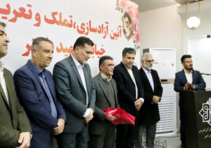 تقدیر از مدیر مخابرات شهرستان سمنان بهپاس نقش کلیدی در همکاری با شهرداری در توسعه زیرساخت شهری