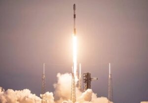 موشک مشهور تاریخ‌ساز شد / فالکون از مرگ بازمی‌گردد