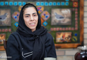 افشاگریهای کاپیتان در کافه خبر/از عشق به عابدزاده تا پوشیدن پیراهن استقلال!/قهرمانهای بیتصویر؛ چرا کسی این زنان را نمیبیند؟