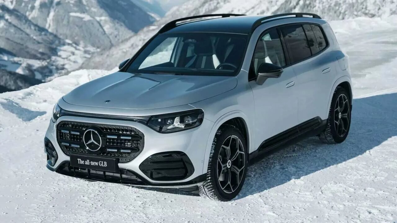 نسل جدید مرسدس بنز GLB با chatgpt معرفی شد