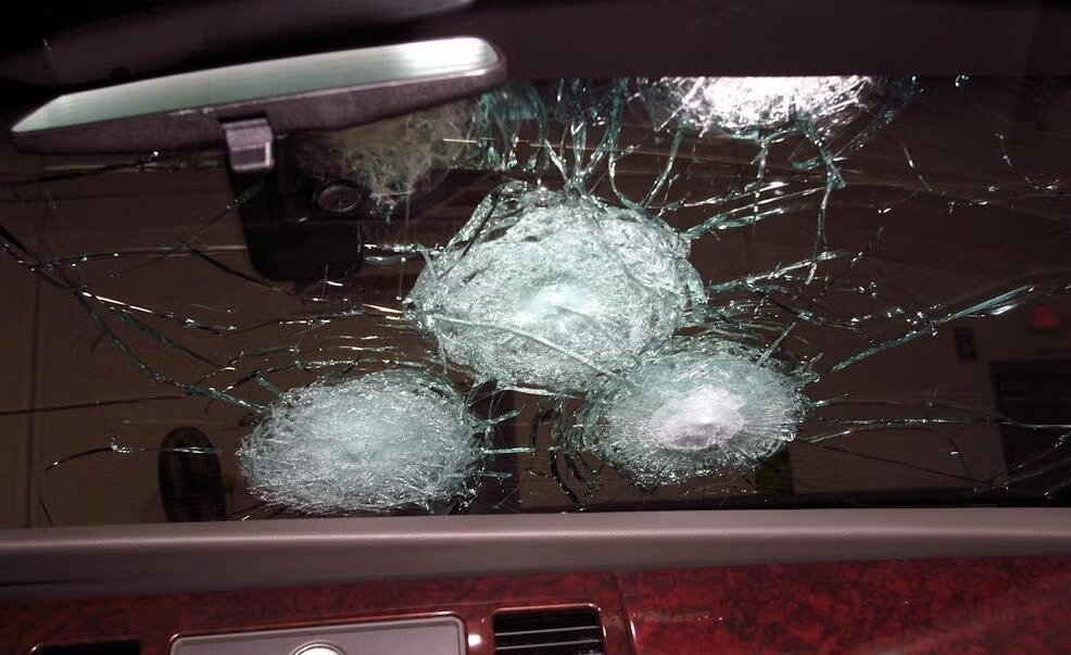 چند سناریو درباره خودروی سعید جلیلی/ خودروی رئیس دولت سایه واقعاً ضدگلوله بود؟