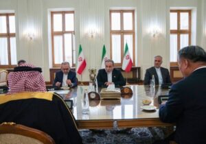 دیدار دیپلماتهای ارشد عربستان و چین با عراقچی