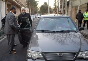 درست است که ضدگلوله کردن پراید سعید جلیلی به پول امروز، حقوق ۱۸ سال یک کارگر است اما مهم هرینه اش نیست؛ مهم ژست ساده زیستی است که سالها به مردم فروخته