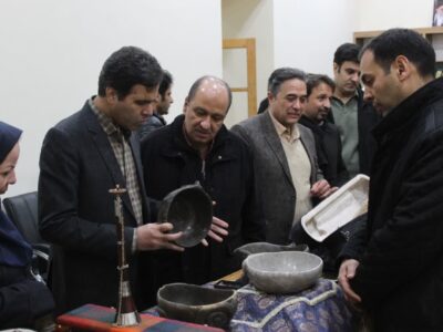 بازدید رایزنان بازرگانی ۱۱ کشور از ظرفیت‌های صنایع‌دستی لرستان در قلعه فلک‌الافلاک