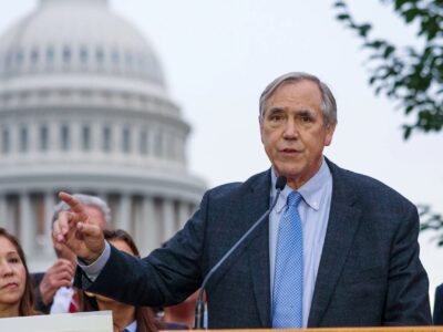 ضرب سکه دلار با پرتره ترامپ؛ دموکرات‌ها دست به کار شدند؛ آمریکا هرگز پادشاه نداشته و هرگز هم نخواهد داشت/ عکس