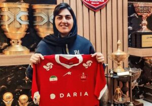 زهرا قنبری بعد از پیوستن به پرسپولیس: استقلالی بودن؟ من یک بازیکن حرفهای هستم