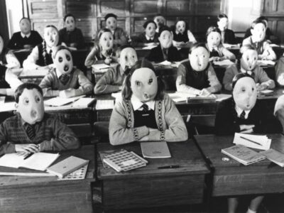 قفس آهنین معلم و رابطه بازاری با دانش آموز / علیه تودهایسازی آموزش / بازتعریف نقش مربی و معلم