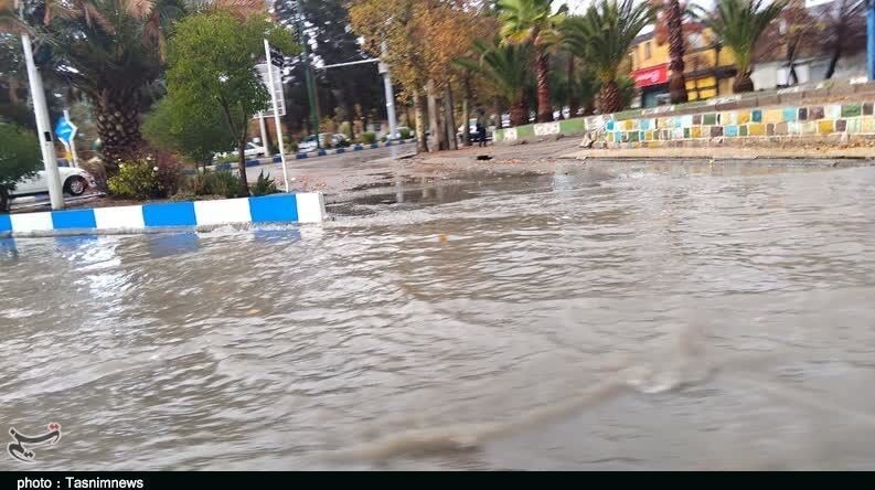ببینید | بارش شدید باران در شهرستان رومشکان استان لرستان ببینید | بارش شدید باران در شهرستان رومشکان استان لرستان