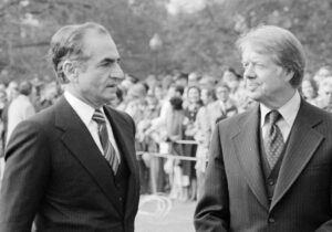 خاطرات علم: شاه گفت، سفیر آمریکا را احضار کن