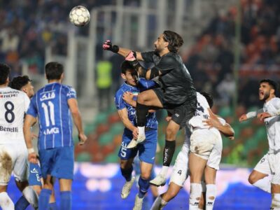 توقف خانگی استقلال مقابل ملوان؛ سقوط آبیها به رده سوم