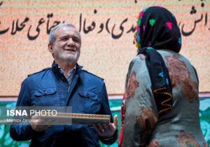 رئیس جمهور به کارشناسان تعارف شاهعبدالعظیمی می کند؟