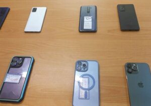 ببینید | شجاعت و پیگیری جوانان در برابر گوشی‌قاپان تا لحظه تحویل به پلیس!