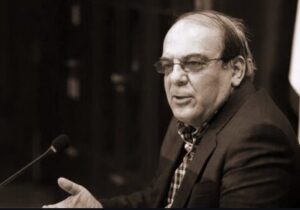 خاطرات هاشمی: در منزل عباس عبدی مجموعهای اسناد سفارت آمریکا را دیدهاند که در زمان تصرف سفارت به خانه برده و افشا نشده